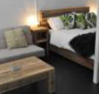 The Jungle Stays - Accommodation Guide