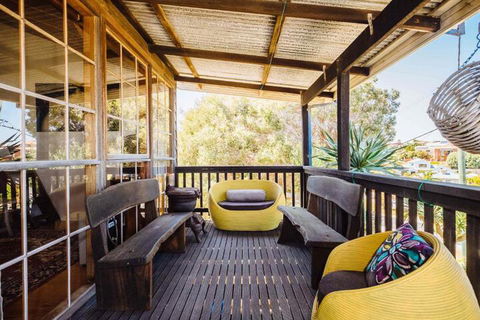 The Blue Beach House - Accommodation Asia 5