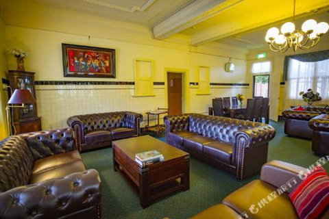 Abernethy House - Accommodation Guide 1