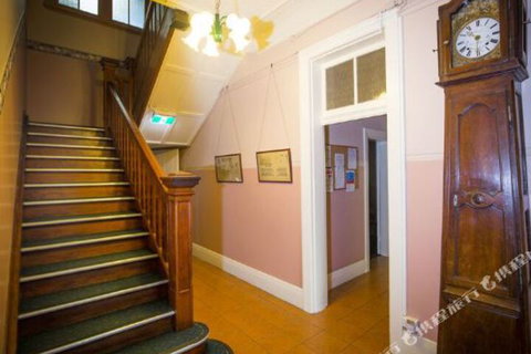 Abernethy House - Accommodation Guide 2