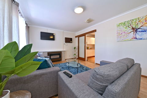 Comfy Home Near Airport & City 2280 - Accommodation Asia 5