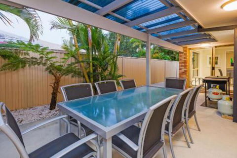 Holiday Home Limetree - Accommodation Guide 2