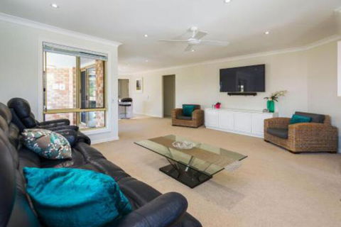 Holiday Home Limetree - Accommodation Guide 1