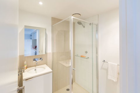 TIARA, 1BDR Southbank Apartment - Accommodation Asia 1