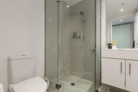 Prima Pearl Luxury 2-Bedroom Apartment - Accommodation Asia 7