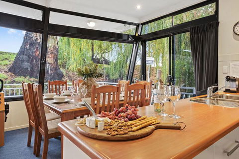 Boats And Bedzzz Houseboat Stays & Renmark River Villas - Accommodation Asia 4