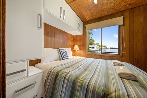 Boats And Bedzzz Houseboat Stays & Renmark River Villas - Accommodation Asia 5