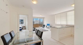 Wyndel Apartments - Apex - Accommodation Asia 6