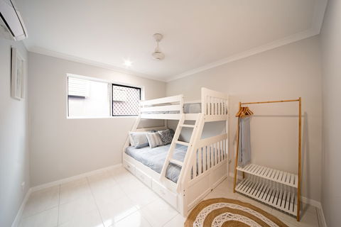 Airlie On Main Street Airlie Beach - Accommodation Guide 2