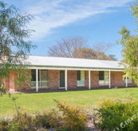 Dunsborough Holiday Homes Lens Lair Quindalup - Accommodation Asia
