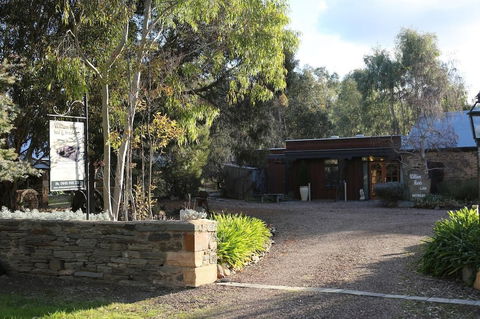 William Hunt's Retreat - Redwood Studio - Accommodation Guide 0