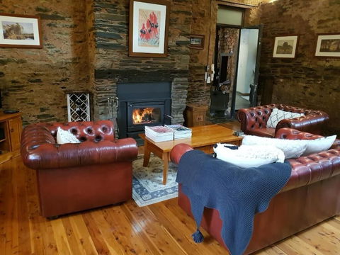 William Hunt's Retreat - Redwood Studio - Accommodation Guide 5
