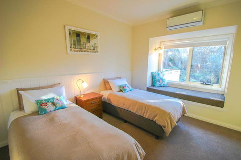Dieudonne - Accommodation Asia 5
