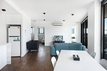 Roomerang At Panorama Apartments 3 - Accommodation Guide 2