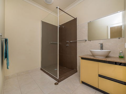 Seafront Unit 60 - Accommodation Guide 4