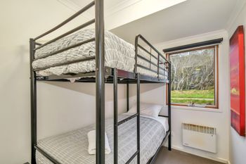Crooked 1 - Accommodation Guide 0