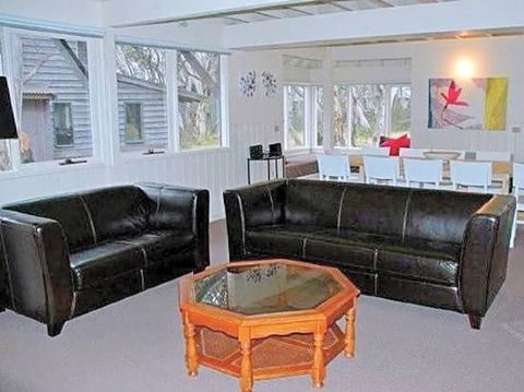White Mountain Lodge - Accommodation Guide 2
