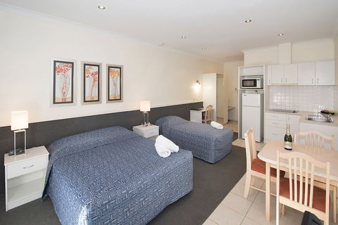 Dunsborough Town Units - Accommodation Asia 4