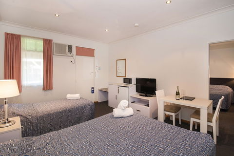 Dunsborough Town Units - Accommodation Asia 2