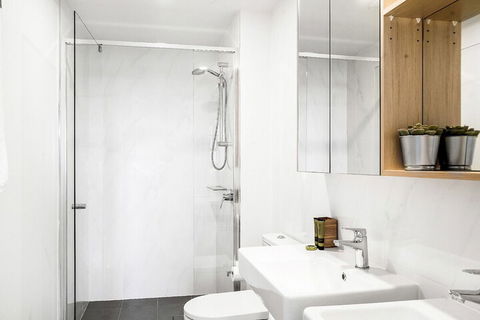 Adam + Eve 2 Bedroom Luxury Apartment - Accommodation Asia 7