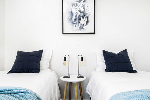 Adam + Eve 2 Bedroom Luxury Apartment - Accommodation Asia 5