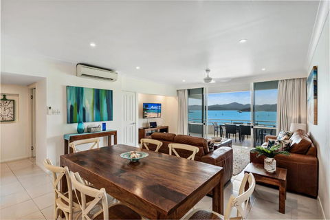 Fully Renovated Frangipani Beach Front Apartments - Accommodation Asia 6