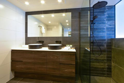 Fully Renovated Frangipani Beach Front Apartments - Accommodation Asia 3