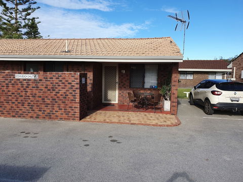 Ocean Beach Chalet 18 - Accommodation Asia 5