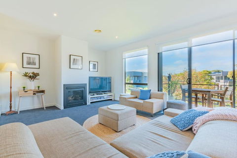 Twenty Four Coast - Accommodation Guide 6