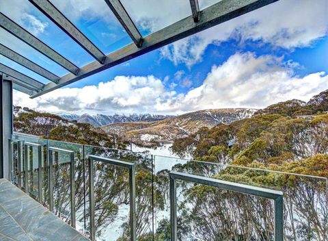 Snow Ski Apartments 31 - Accommodation Guide 3