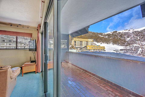 Snow Ski Apartments 41 - Accommodation Guide 5