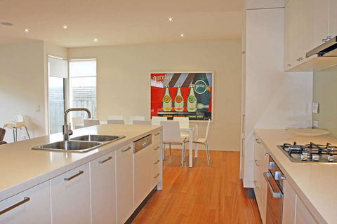 Shortlands - Accommodation Asia 6