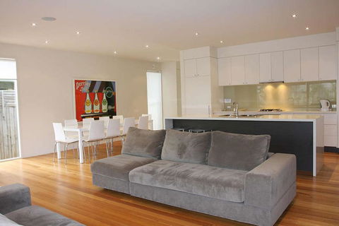 Shortlands - Accommodation Asia 4