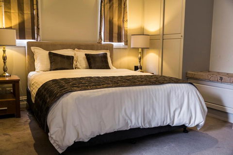 Simmers Serviced Apartments - Accommodation Asia 3