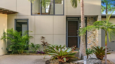 Your Luxury Escape - Kiah 11 Beach House - Accommodation Guide 2