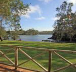 Berrara Lagoon Front Chalet
