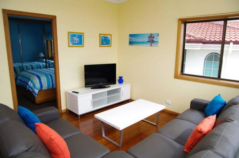 Endeavour 10 Dulconghi Street - Accommodation Asia 1