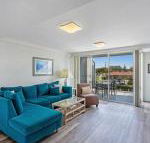 Marine Drive Cirrus Unit 6 44