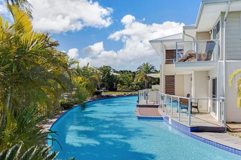 Pacific Blue Pool Spa & More Available In Complex! - Accommodation Guide 4