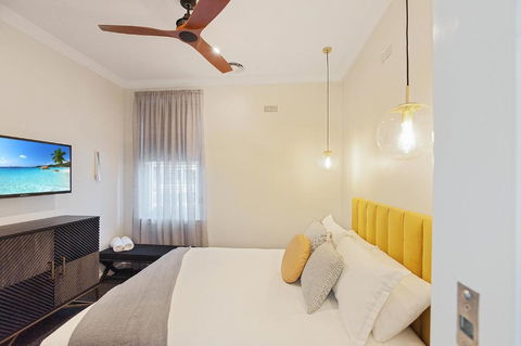 Luxury On The Esplanade - Accommodation Asia 3