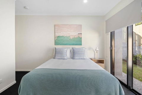 DAYDREAMING Airlie Beach Water Views & Only 200m To Boardwalk. - Accommodation Guide 3