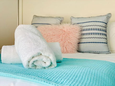 DAYDREAMING Airlie Beach Water Views & Only 200m To Boardwalk. - Accommodation Guide 6