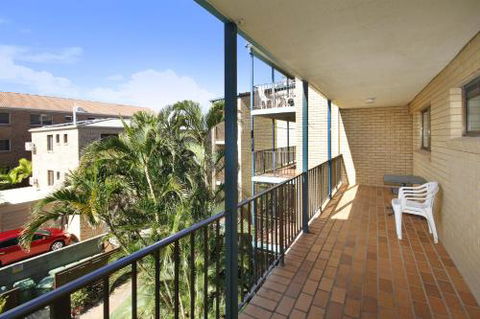 Lowanna Unit 10 24 Bulcock Beach Esplanade Bulcock Beach - Accommodation Asia 1