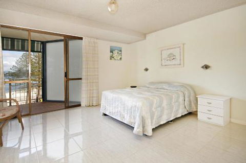 Lowanna Unit 10 24 Bulcock Beach Esplanade Bulcock Beach - Accommodation Asia 3