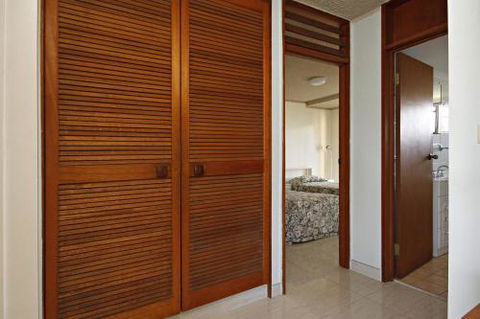 Lowanna Unit 10 24 Bulcock Beach Esplanade Bulcock Beach - Accommodation Asia 4