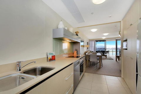 Monaco Unit 905 12 Otranto St - Accommodation Asia 2