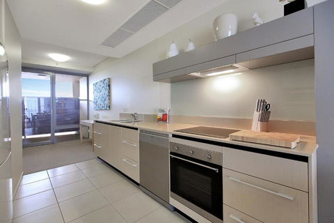 Monaco Unit 905 12 Otranto St - Accommodation Asia 4
