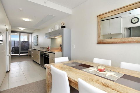 Monaco Unit 905 12 Otranto St - Accommodation Asia 5