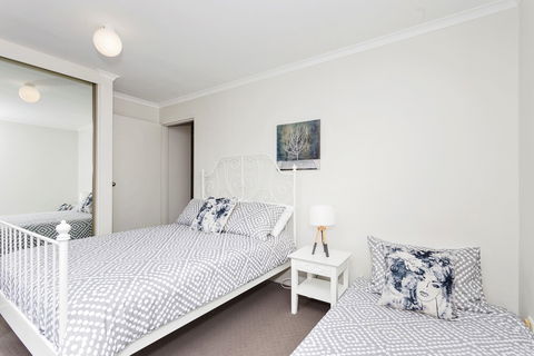 Sundowner Apartment 5 - Accommodation Guide 3