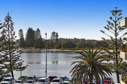 Sundowner Apartment 5 - Accommodation Guide 6